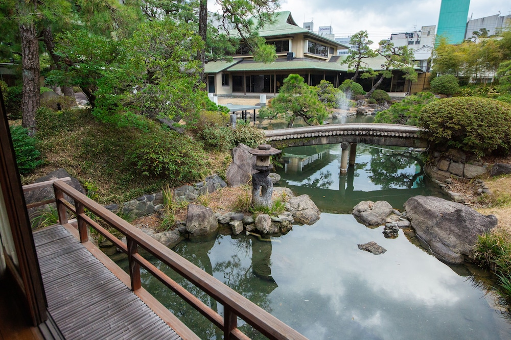 百年庭園の宿 翠水 - 登録有形文化財 福岡