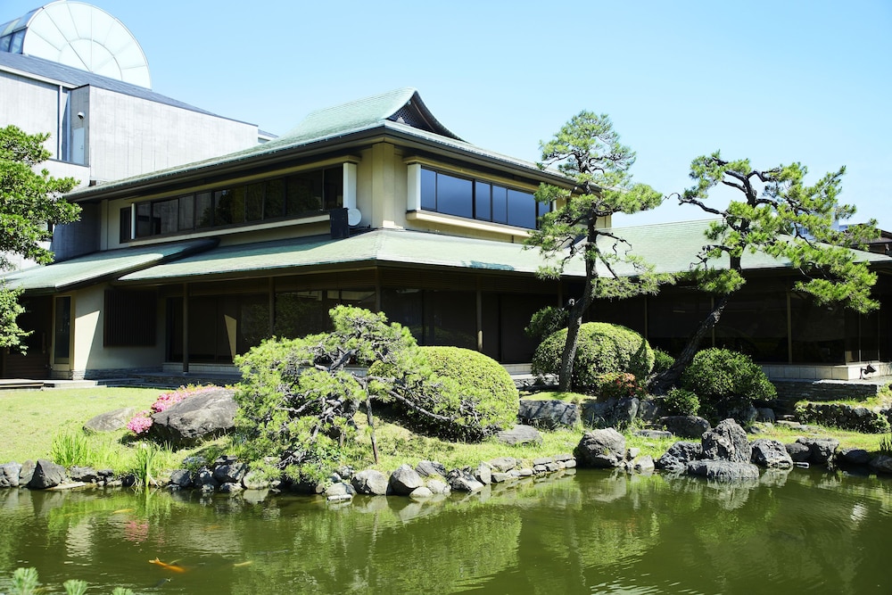 百年庭園の宿 翠水 - 登録有形文化財 福岡