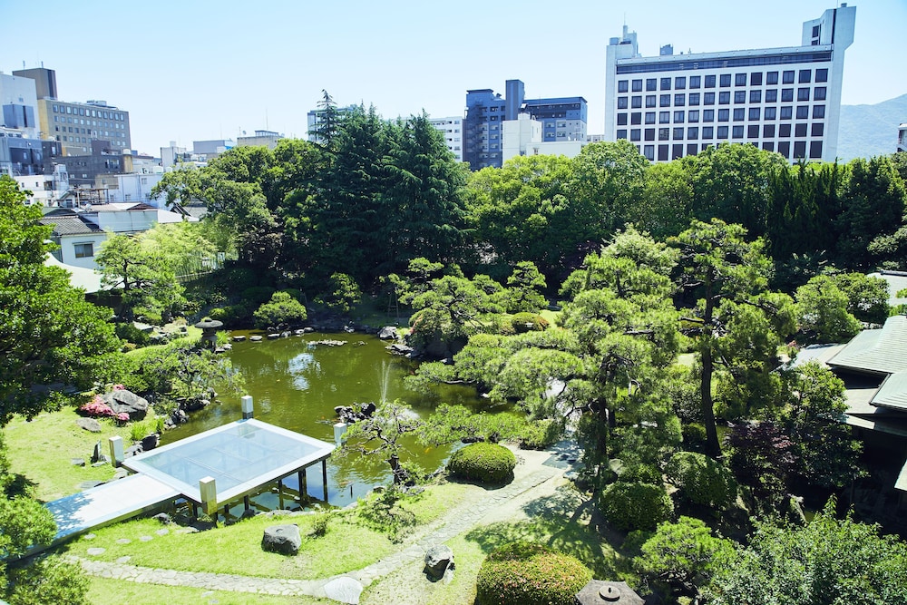 百年庭園の宿 翠水 - 登録有形文化財 福岡