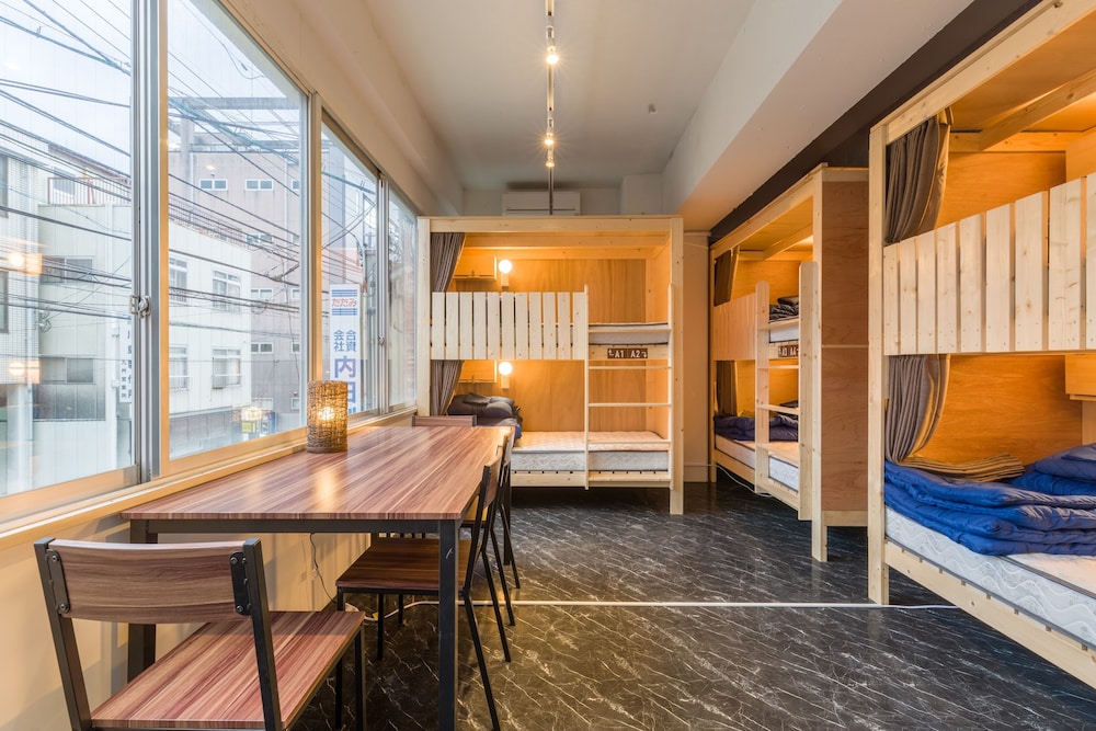 THE PISCES INN 福岡