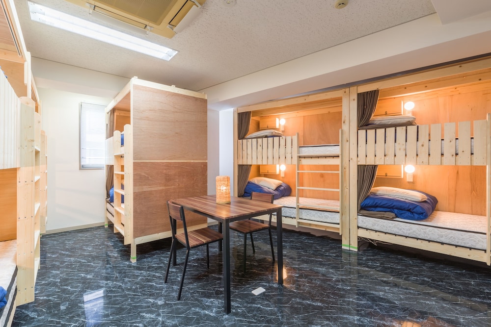THE AQUARIUS INN 福岡