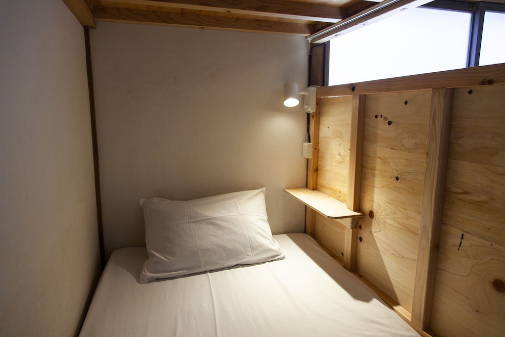 FUKUOKA GUESTHOUSE SHIP 福岡