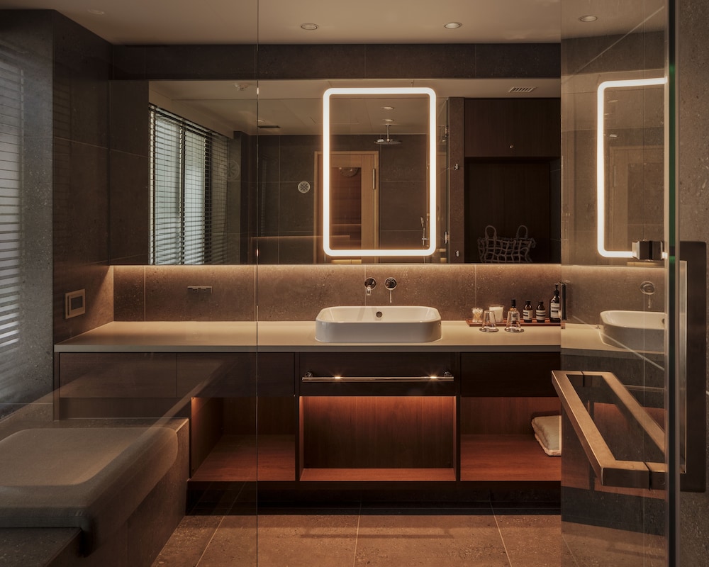 NOT A HOTEL FUKUOKA 福岡