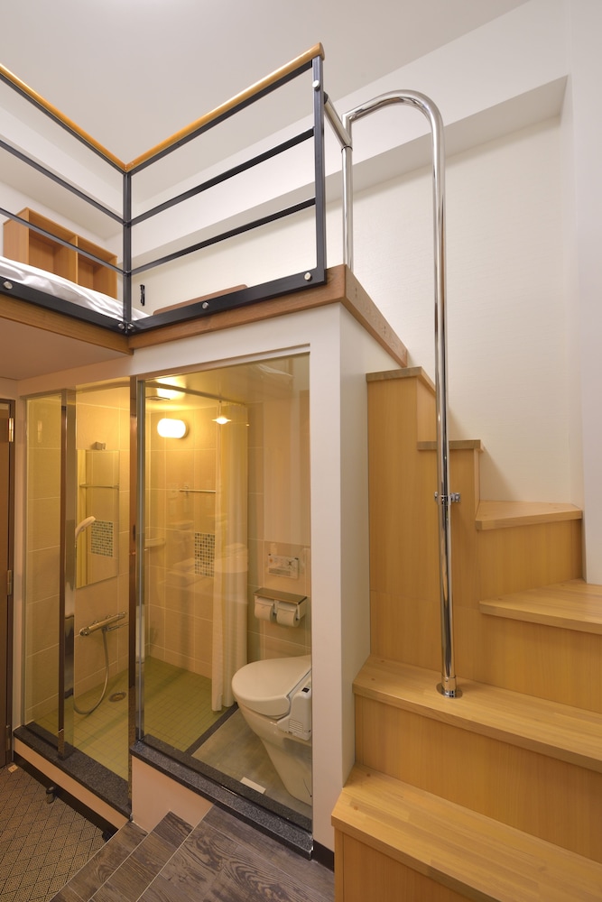 KARIYUSHI LCH.IZUMIZAKI 県庁前 那覇