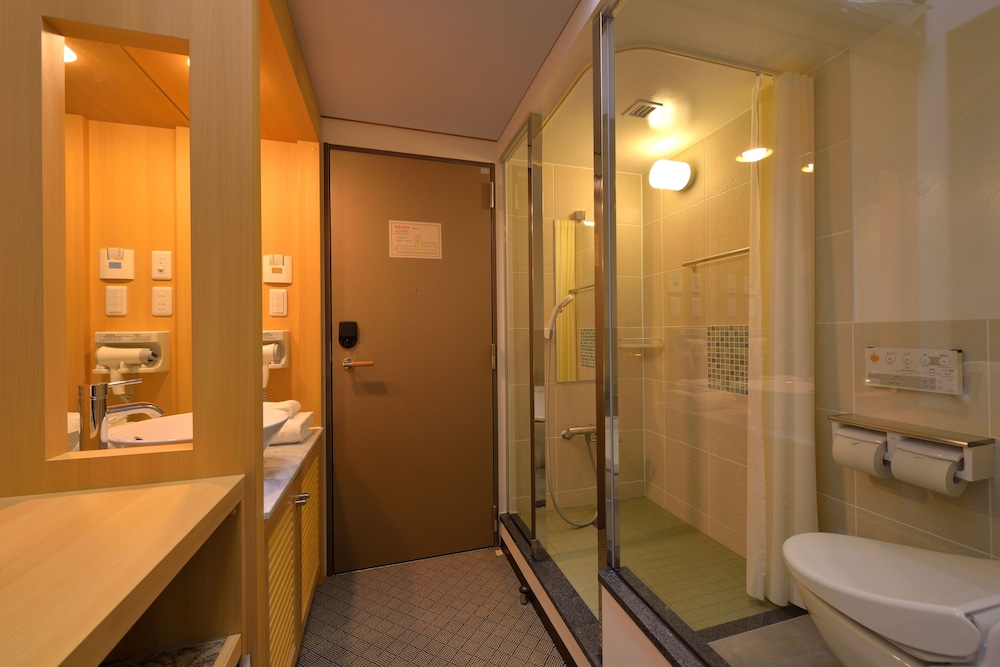 KARIYUSHI LCH.IZUMIZAKI 県庁前 那覇