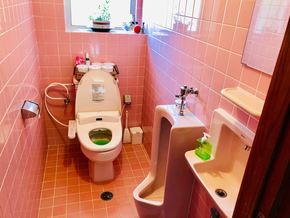 TOM AND RIMI'S 那覇