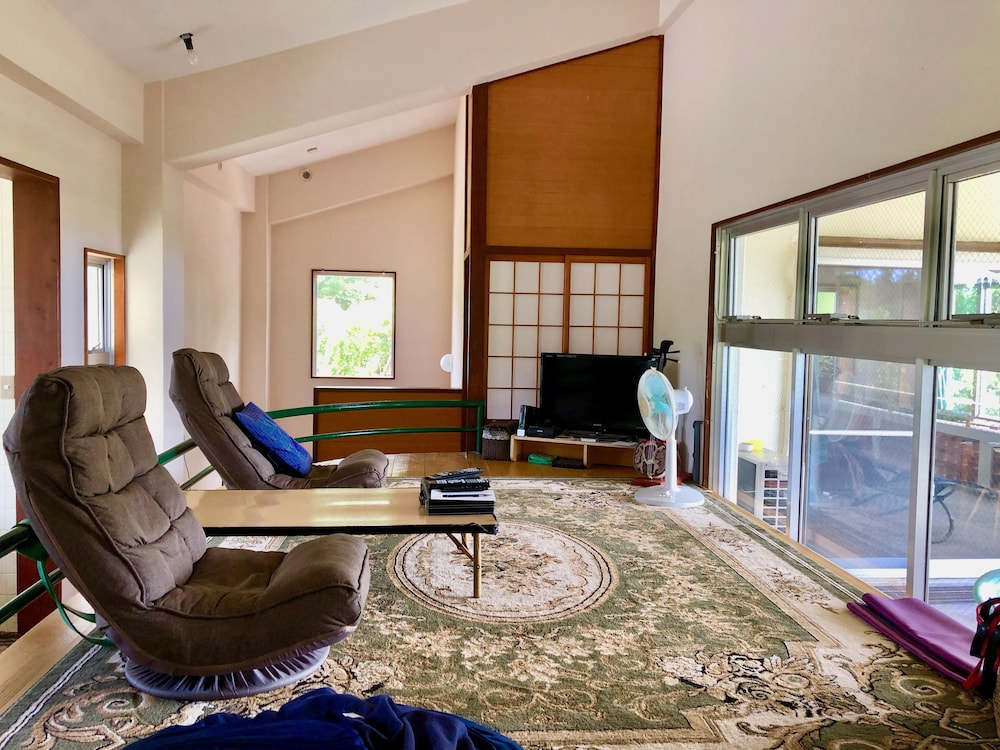 TOM AND RIMI'S 那覇