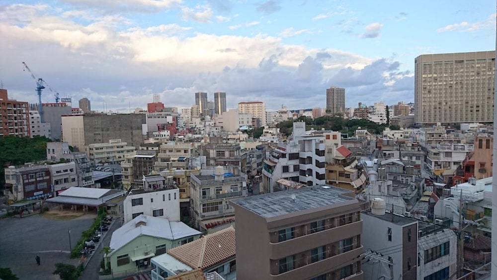 国際タウンズイン 那覇