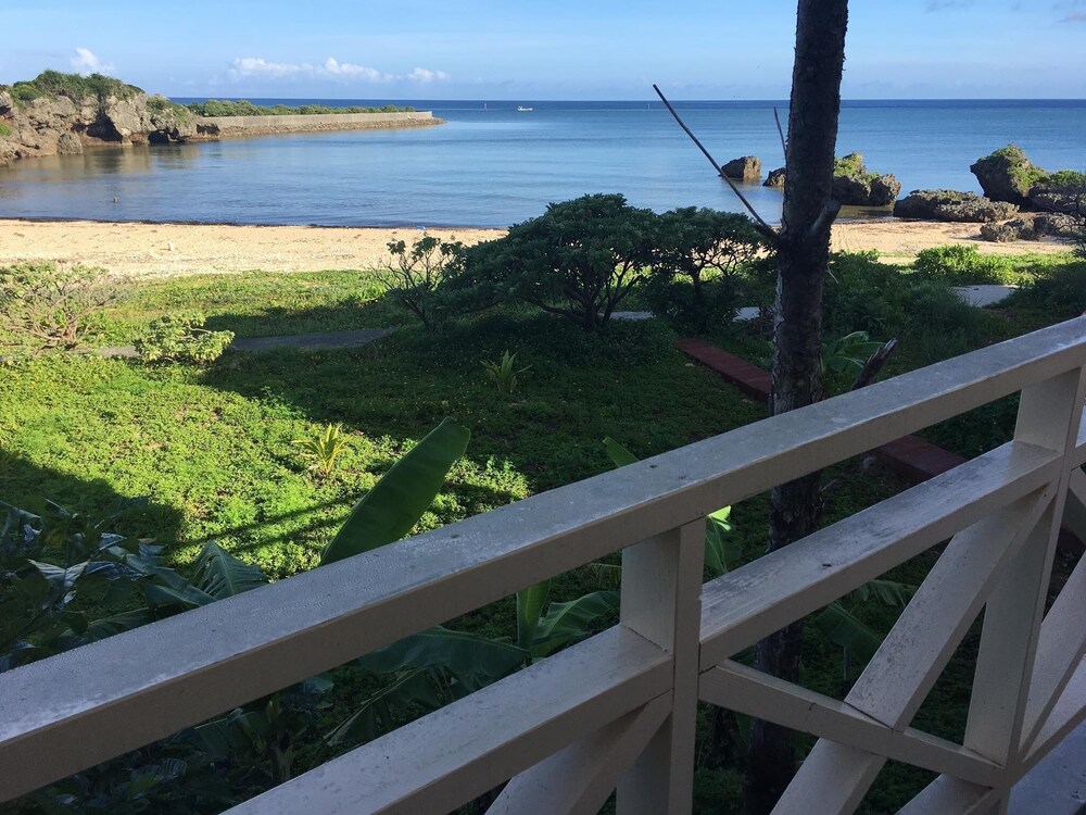 BEACH LODGE 3 & PRIVATE BEACH 那覇