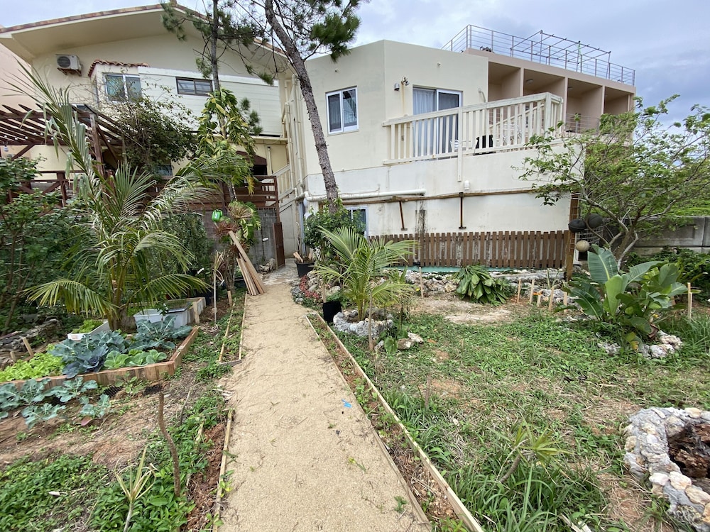 BEACH LODGE 3 & PRIVATE BEACH 那覇