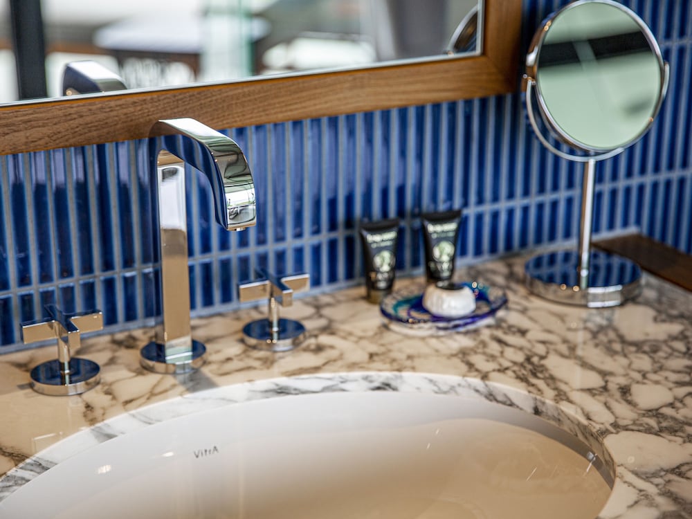 UMITO OKINAWA ONNASON 那覇