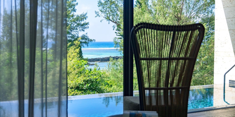 UMITO OKINAWA ONNASON 那覇