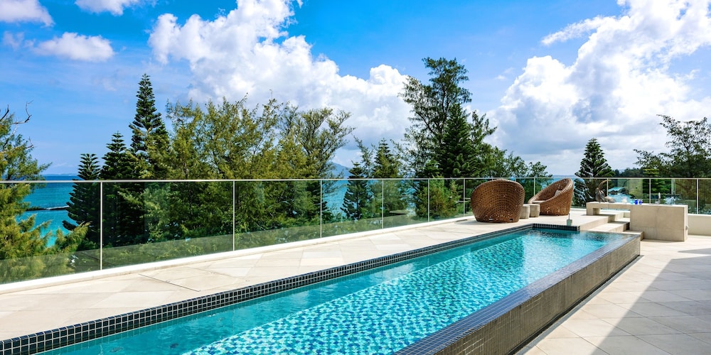 UMITO OKINAWA ONNASON 那覇