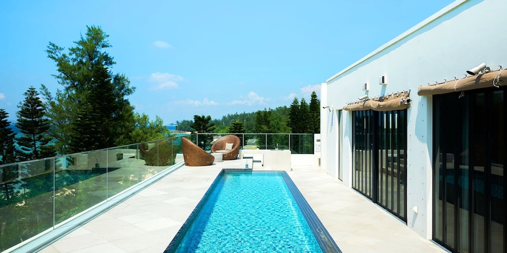 UMITO OKINAWA ONNASON 那覇