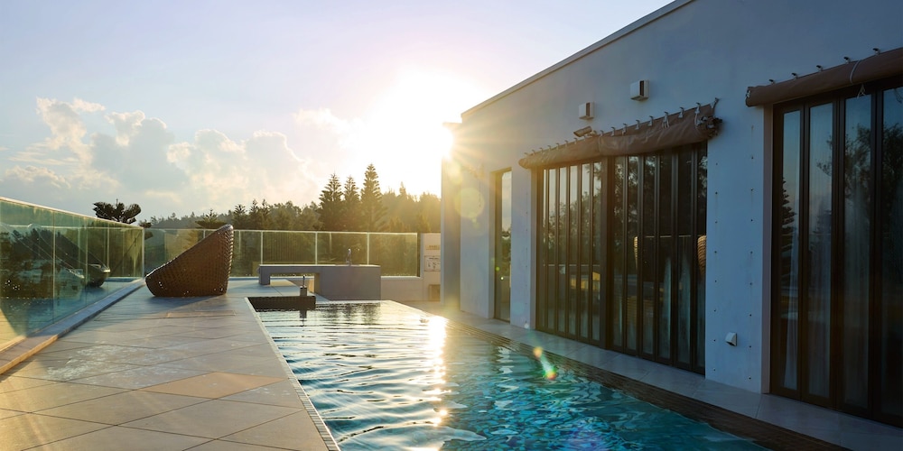 UMITO OKINAWA ONNASON 那覇