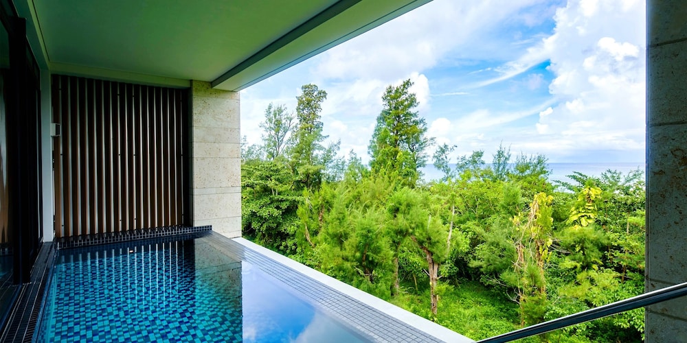 UMITO OKINAWA ONNASON 那覇