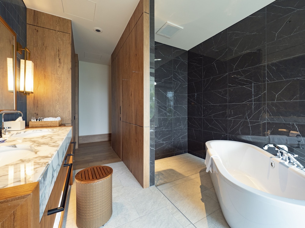 UMITO OKINAWA ONNASON 那覇