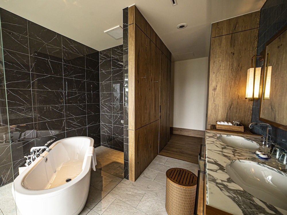 UMITO OKINAWA ONNASON 那覇