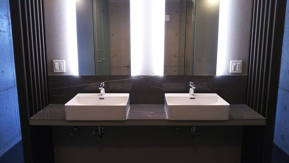 ブルースイーツ・ハナムロ オンザビーチ 那覇