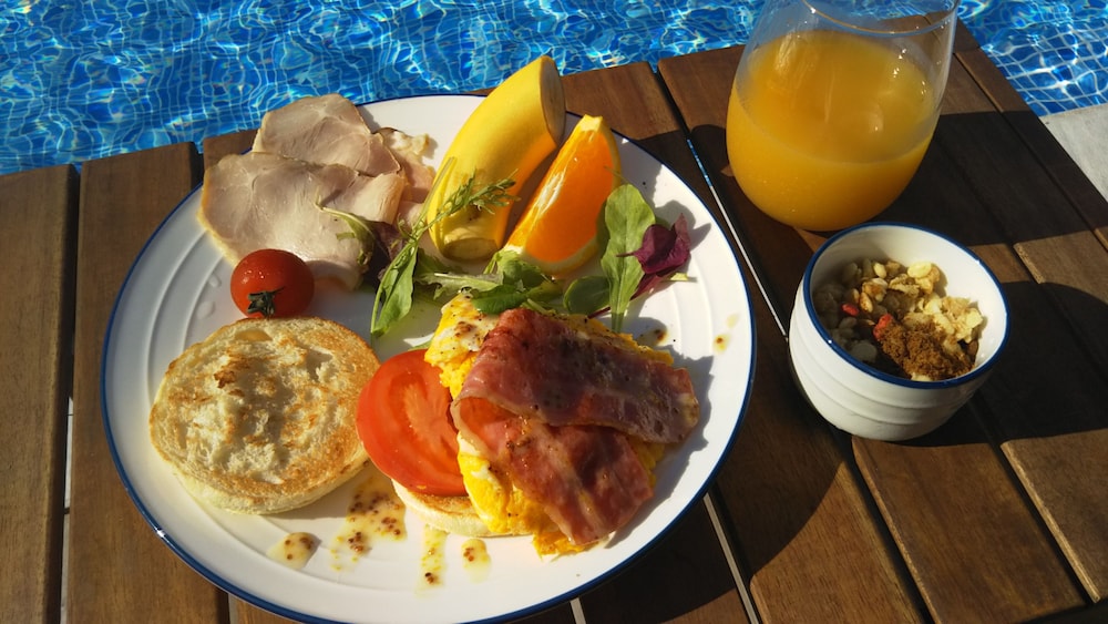 ブルースイーツ・ハナムロ オンザビーチ 那覇