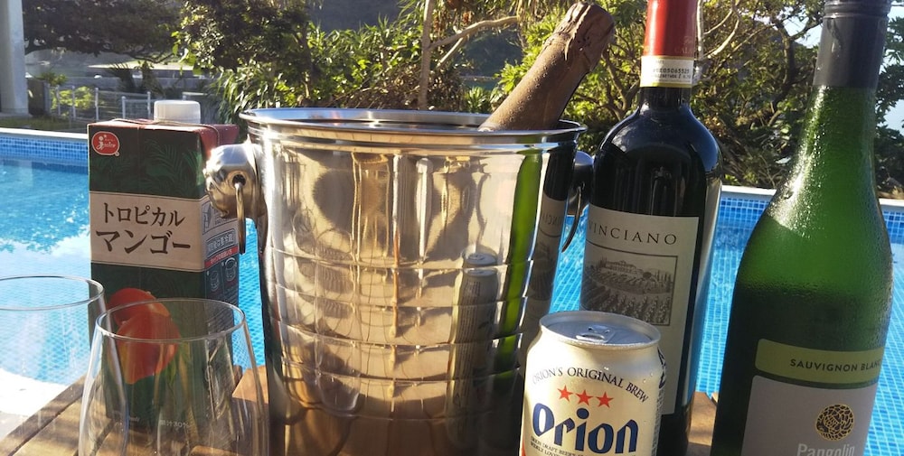 ブルースイーツ・ハナムロ オンザビーチ 那覇