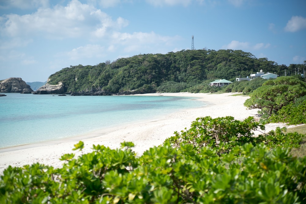 ブルースイーツ・ハナムロ オンザビーチ 那覇
