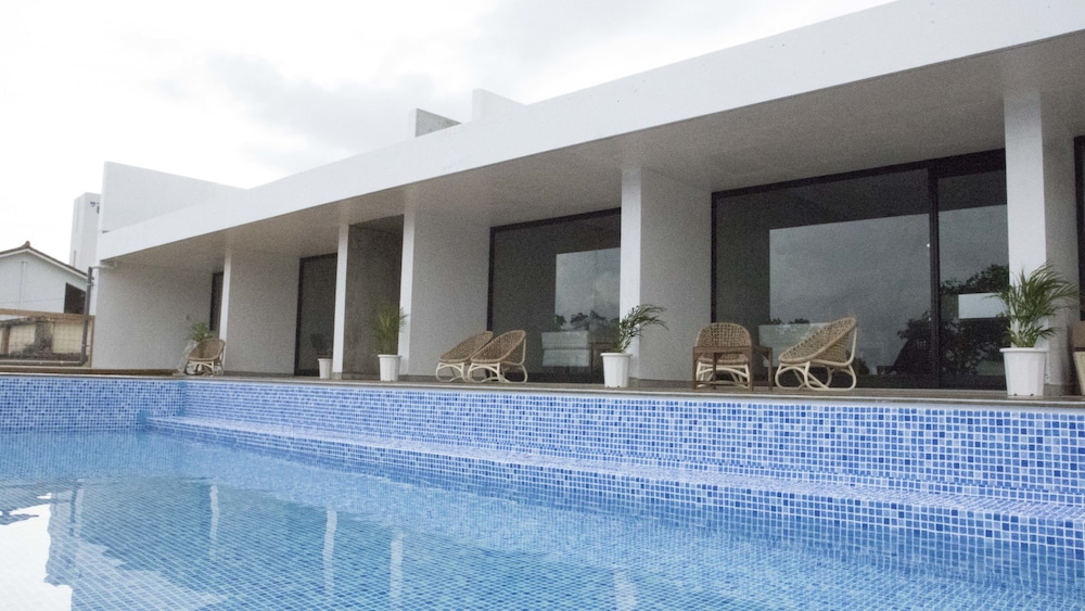 ブルースイーツ・ハナムロ オンザビーチ 那覇