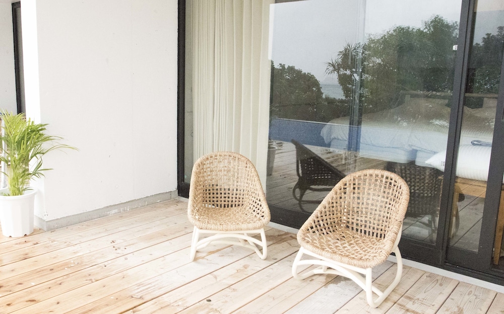 ブルースイーツ・ハナムロ オンザビーチ 那覇