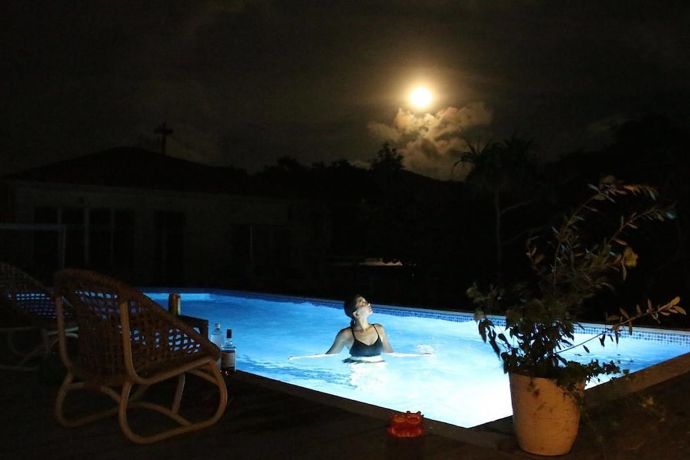 ブルースイーツ・ハナムロ オンザビーチ 那覇