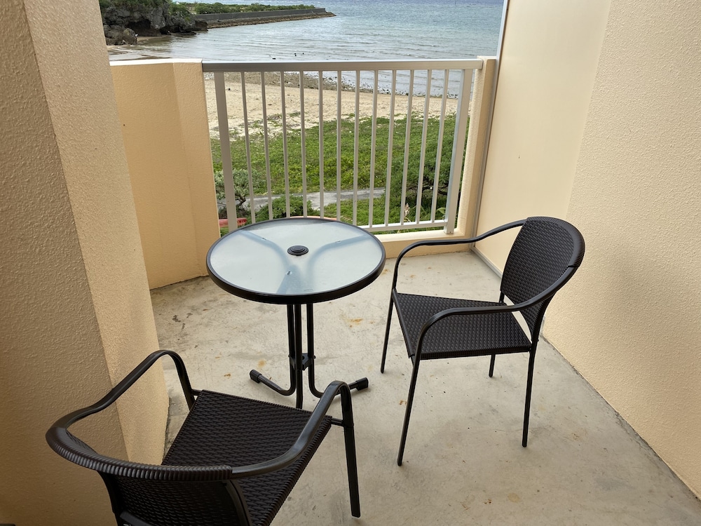 BEACH LODGE 4 & PRIVATE BEACH 那覇