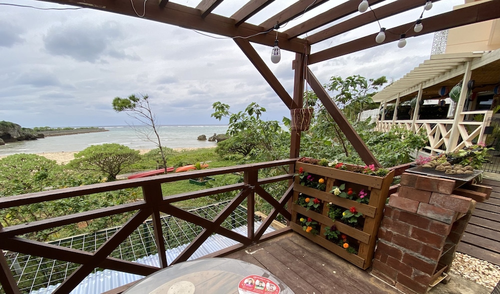 BEACH LODGE 4 & PRIVATE BEACH 那覇
