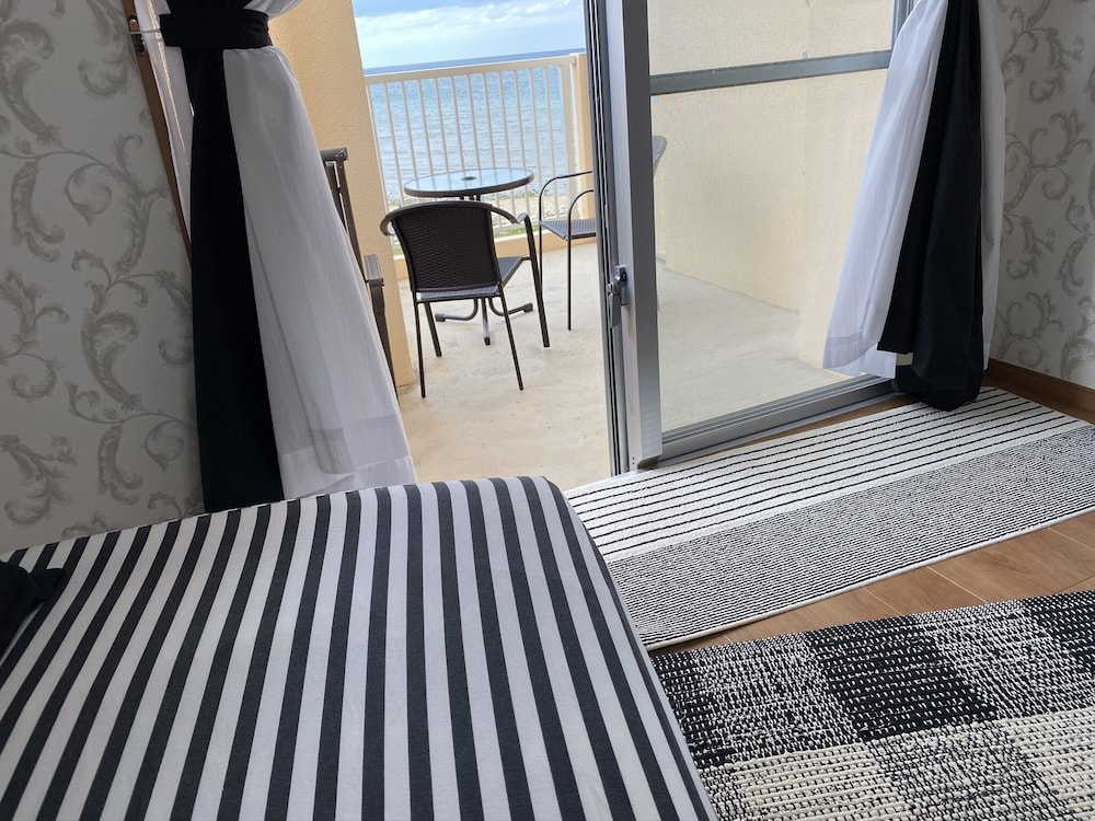 BEACH LODGE 4 & PRIVATE BEACH 那覇