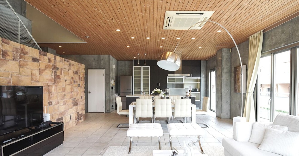 INFINITY RESORT CHATAN 那覇
