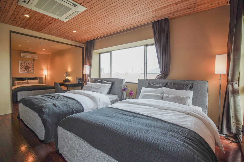 INFINITY RESORT CHATAN 那覇