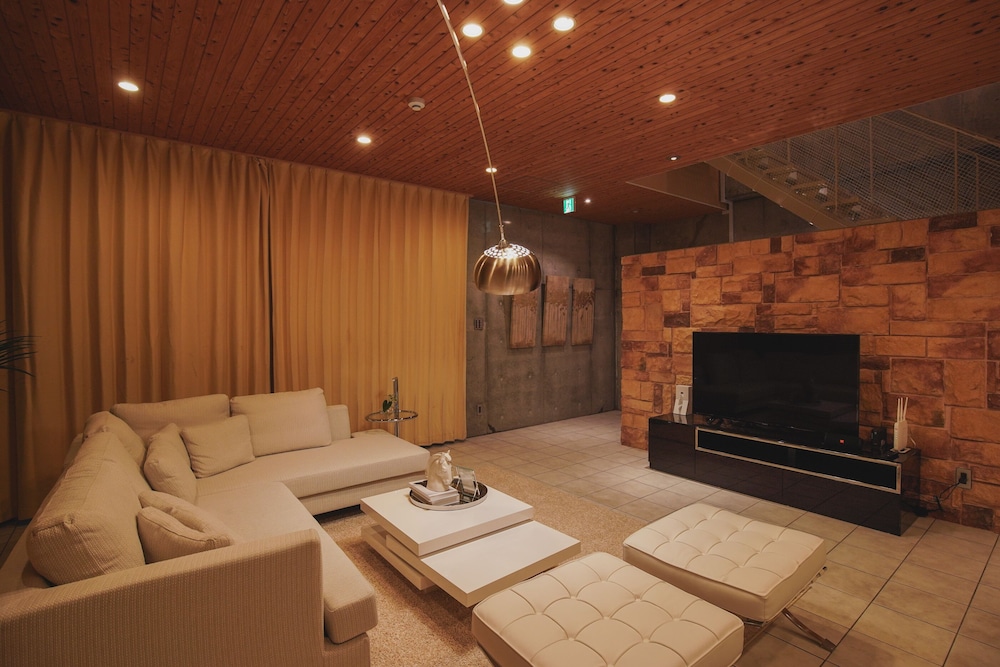 INFINITY RESORT CHATAN 那覇