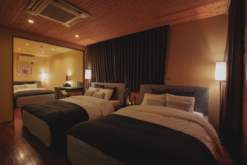 INFINITY RESORT CHATAN 那覇