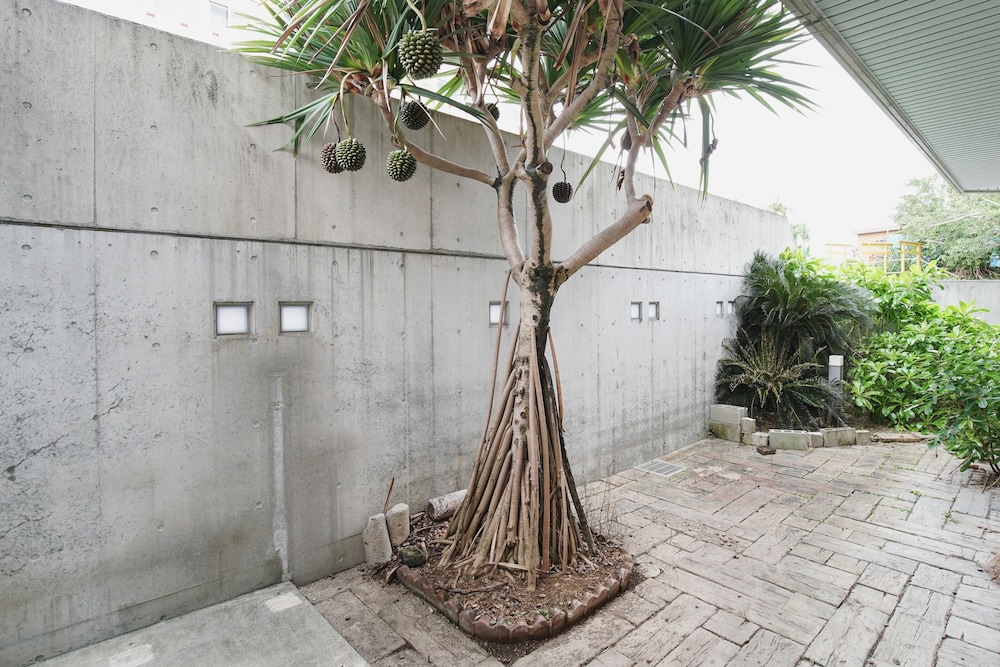 INFINITY RESORT CHATAN 那覇