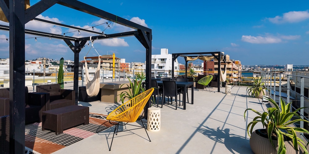 CHATAN SEASIDE RESORT AO 那覇