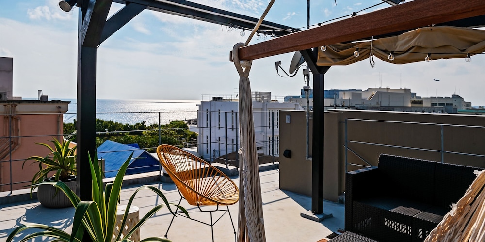 CHATAN SEASIDE RESORT AO 那覇