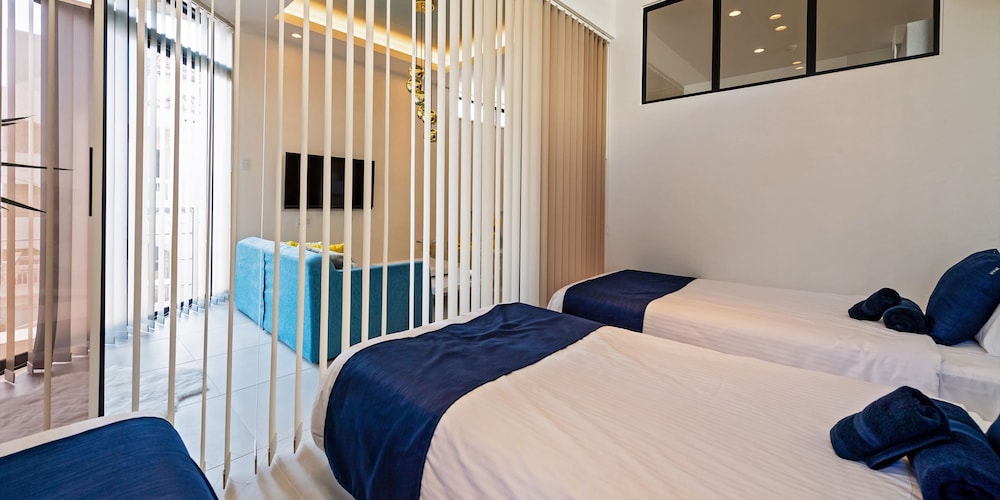 CHATAN SEASIDE RESORT AO 那覇