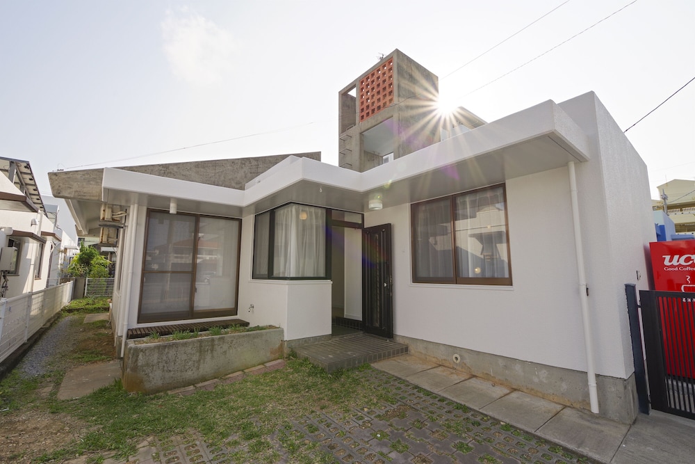 PINE HOUSE IN ARAHA 那覇