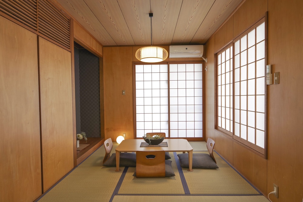 PINE HOUSE IN ARAHA 那覇