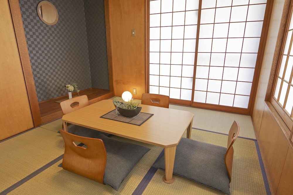 PINE HOUSE IN ARAHA 那覇