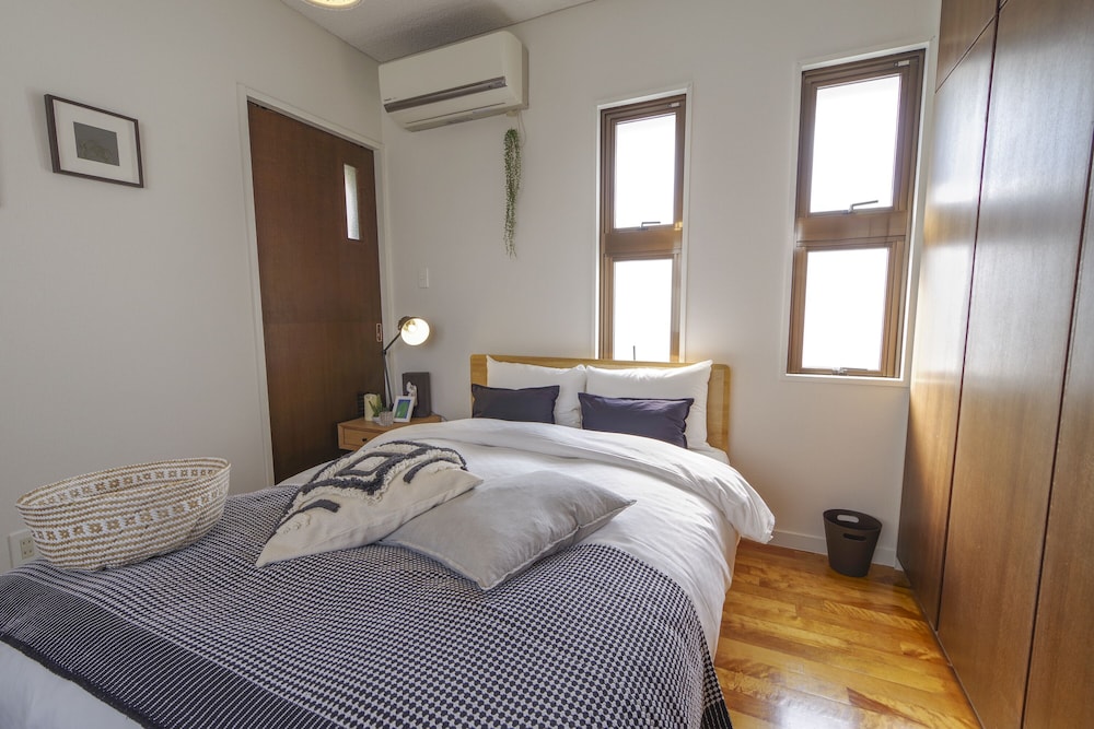 PINE HOUSE IN ARAHA 那覇