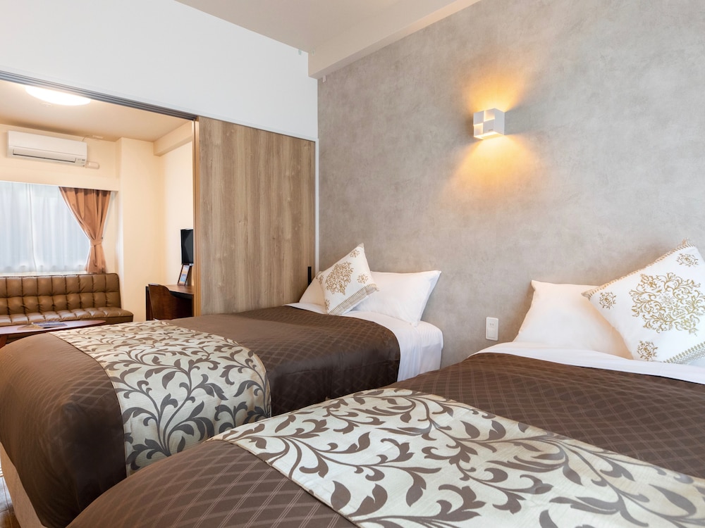 CONDOMINIUM HOTEL RIYUKA IN KADENA 1 那覇