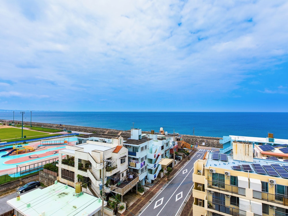 CONDOMINIUM HOTEL RIYUKA IN KADENA 1 那覇