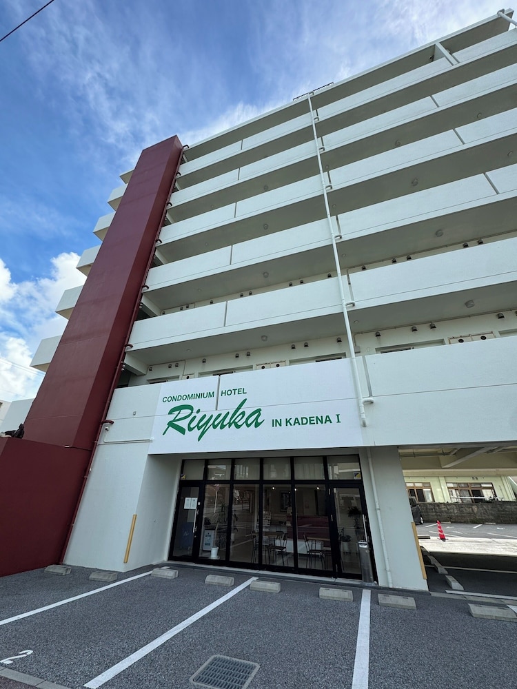 CONDOMINIUM HOTEL RIYUKA IN KADENA 1 那覇