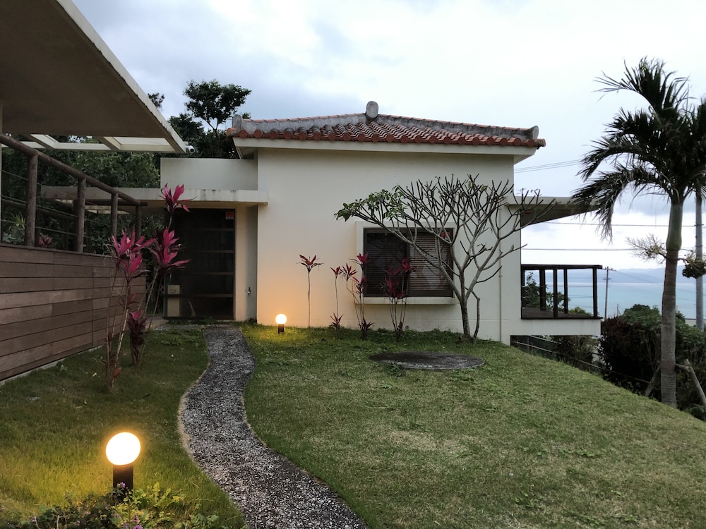 HANA VILLA 那覇