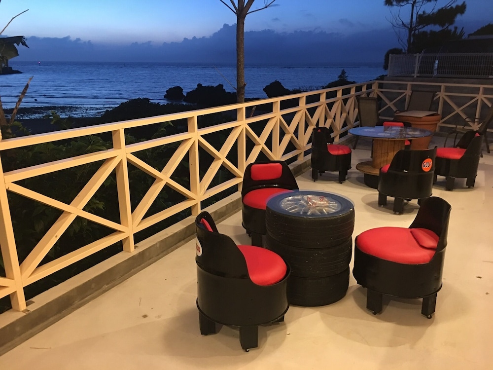 BEACH LODGE 1 & PRIVATE BEACH 那覇