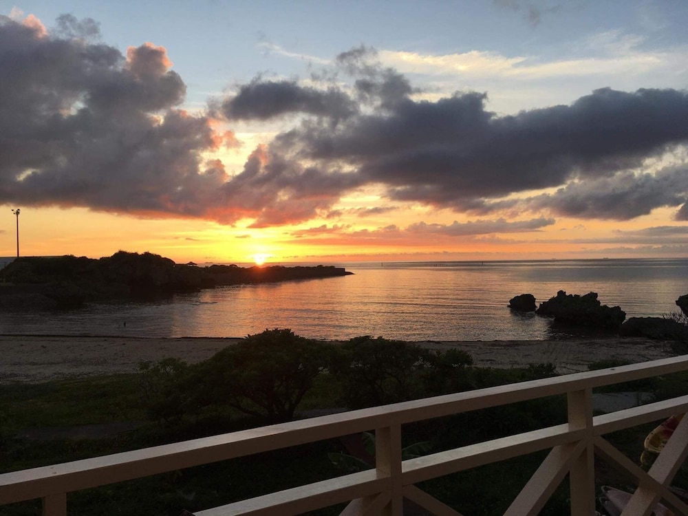 BEACH LODGE 1 & PRIVATE BEACH 那覇